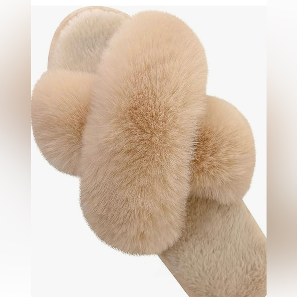 PARLOVABLE Women's Small 5/6 Open Toe Slippers Soft Plush Furry Beige NIB - Picture 3 of 12